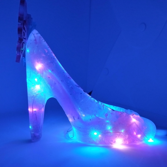 HIGH HEEL SHOE NIGHTLIGHT LAMP - Picture 4 of 7